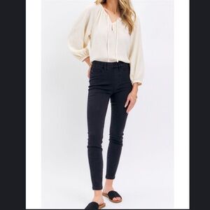 JUDY BLUE High Rise Black Pull On Skinny Jean 0/24